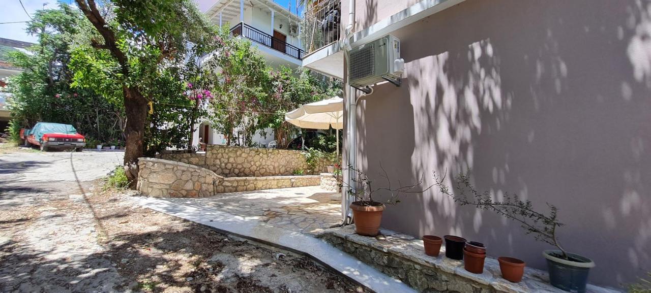 Gerys House Apartamento Nikiana Exterior foto
