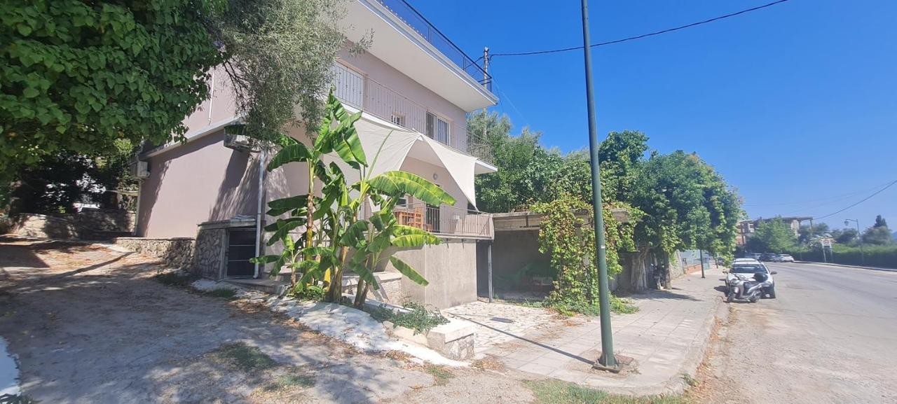Gerys House Apartamento Nikiana Exterior foto